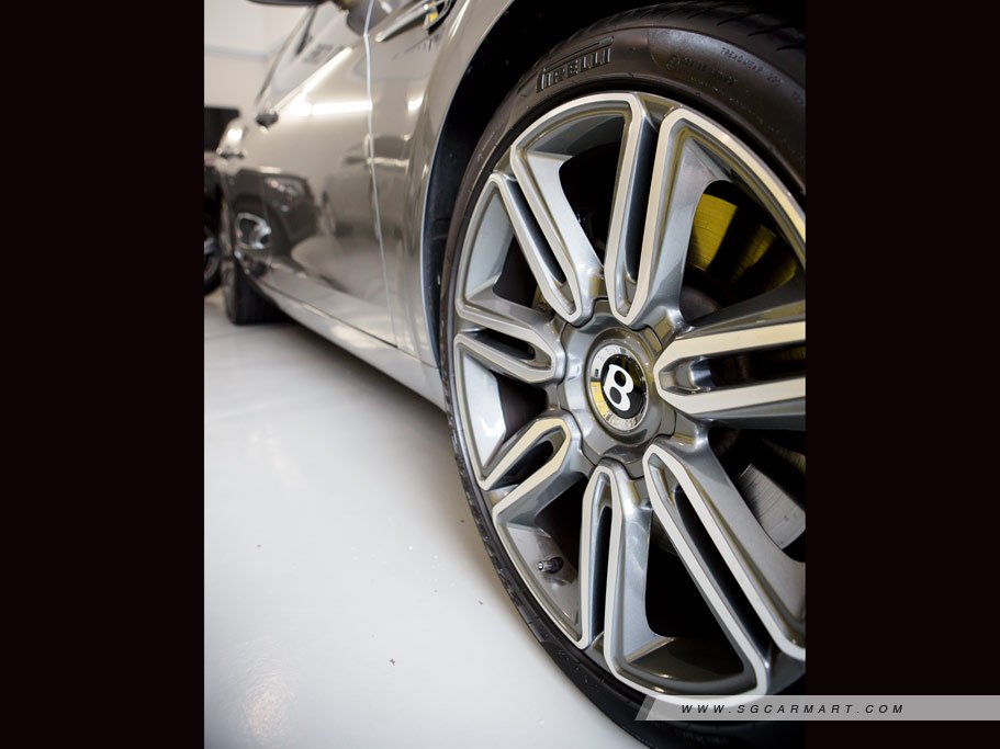 https://i.i-sgcm.com/new_cars/cars/11352/11352_g9