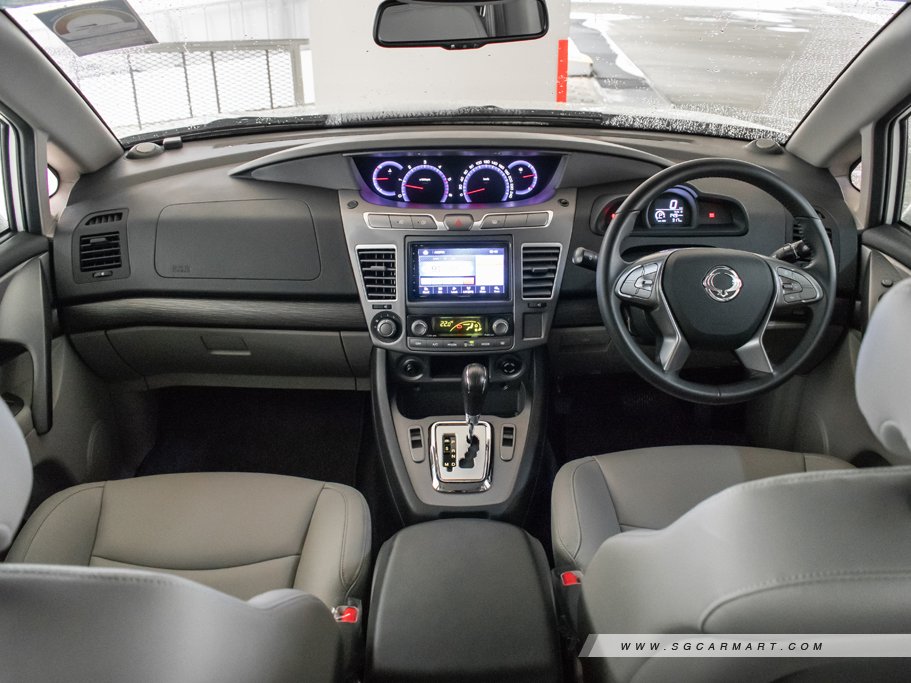 Ssangyong stavic фото салона