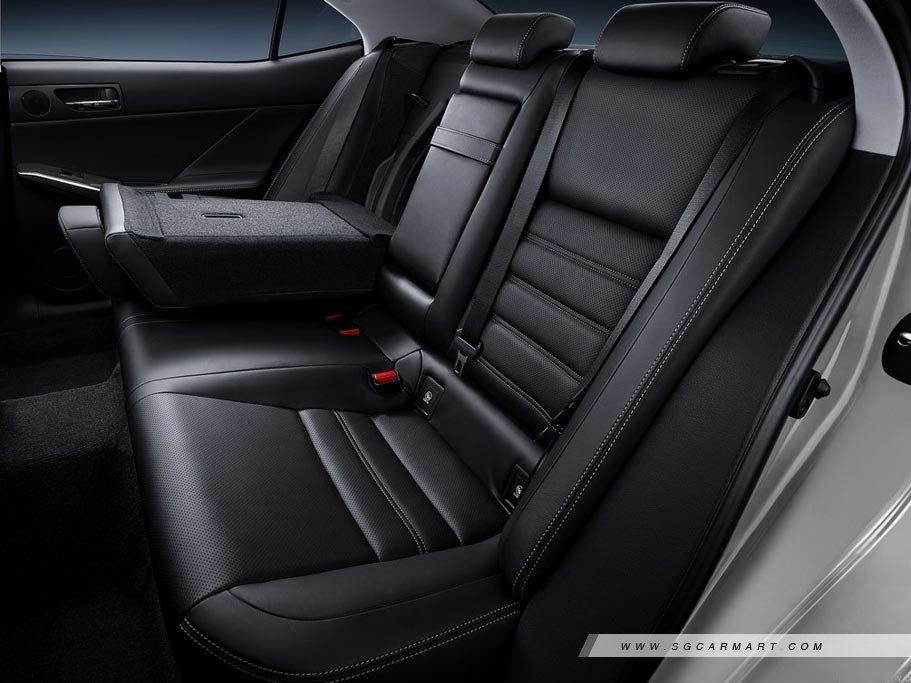 https://i.i-sgcm.com/new_cars/cars/11372/11372_g7