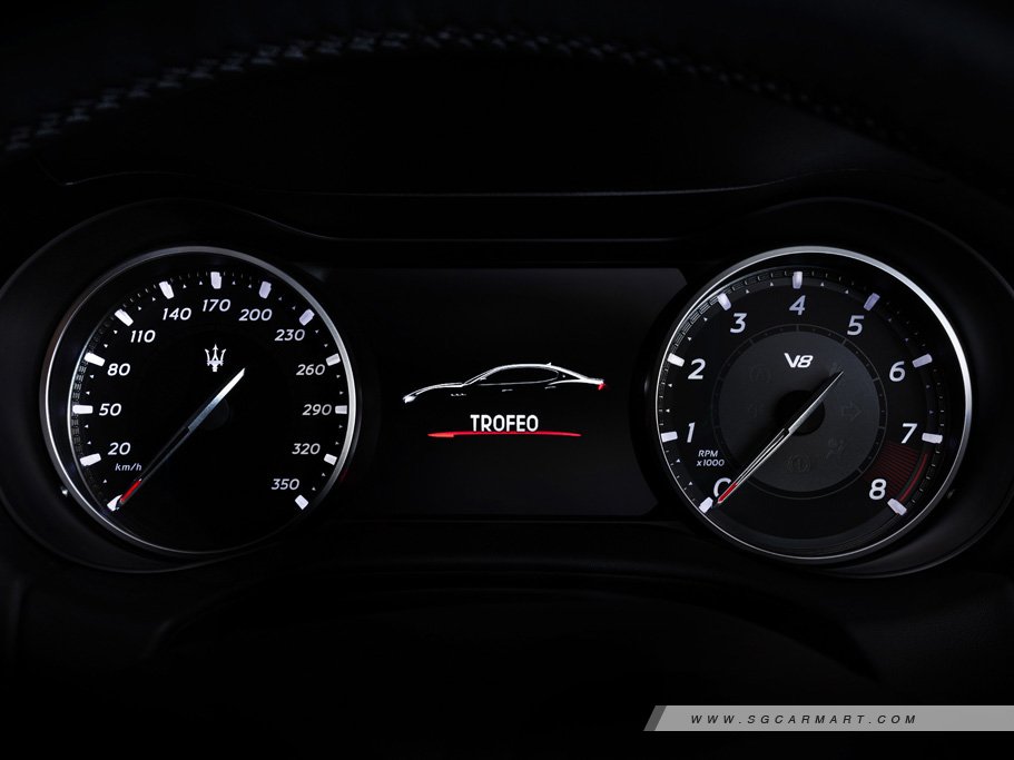 https://i.i-sgcm.com/new_cars/cars/11375/11375_g54