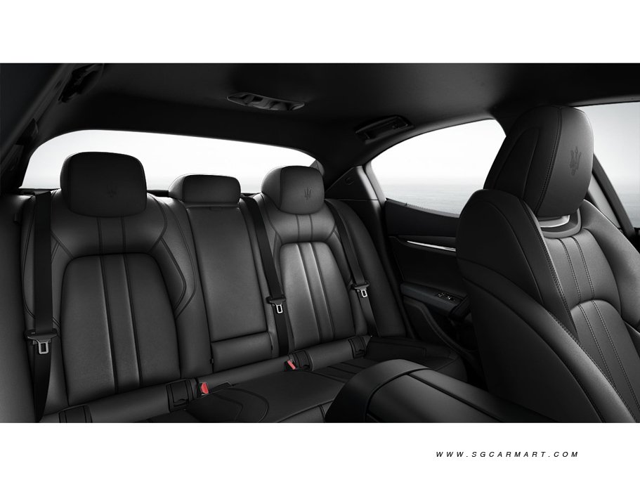 https://i.i-sgcm.com/new_cars/cars/11375/11375_g70