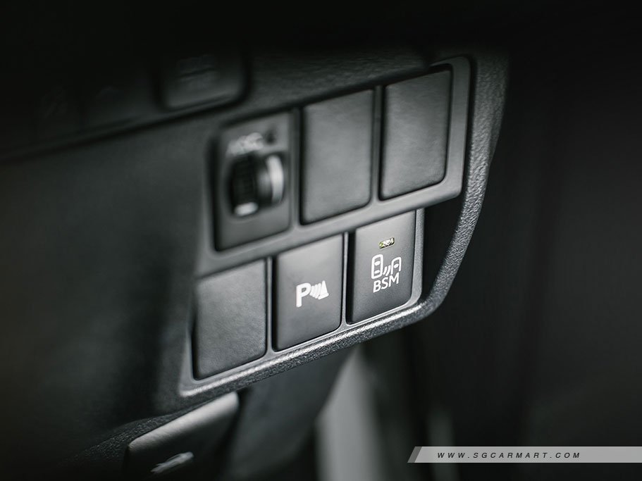 https://i.i-sgcm.com/new_cars/cars/11376/11376_g46