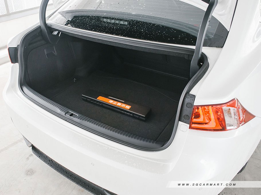 https://i.i-sgcm.com/new_cars/cars/11376/11376_g49
