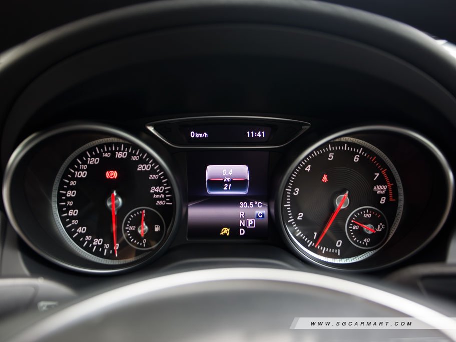 https://i.i-sgcm.com/new_cars/cars/11390/11390_g126
