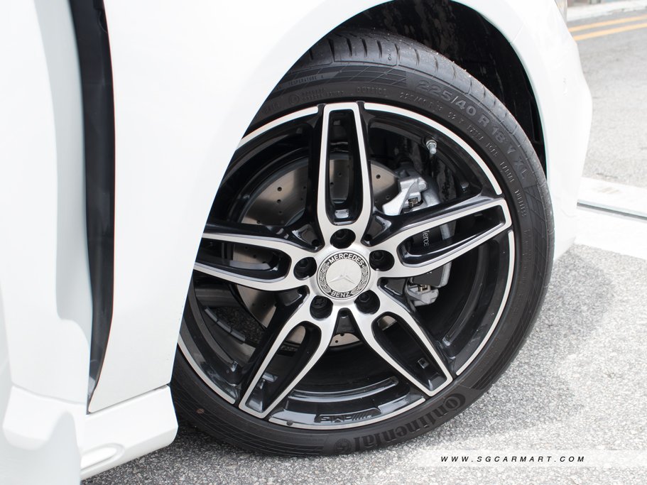 https://i.i-sgcm.com/new_cars/cars/11390/11390_g145