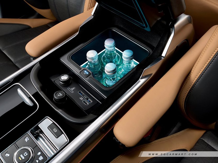 https://i.i-sgcm.com/new_cars/cars/11392/11392_g16