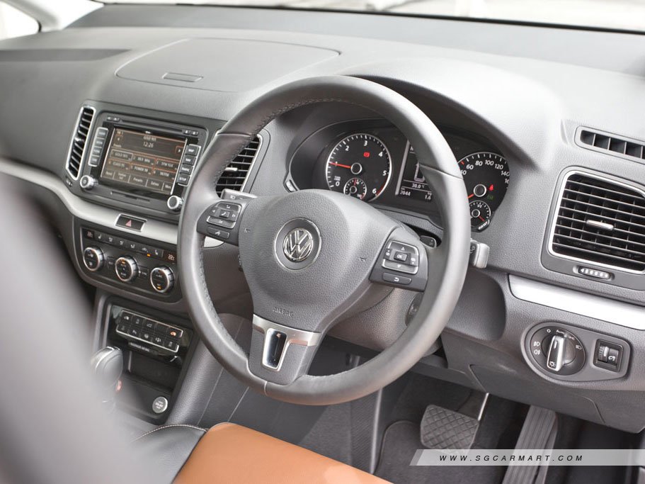 https://i.i-sgcm.com/new_cars/cars/11393/11393_g12