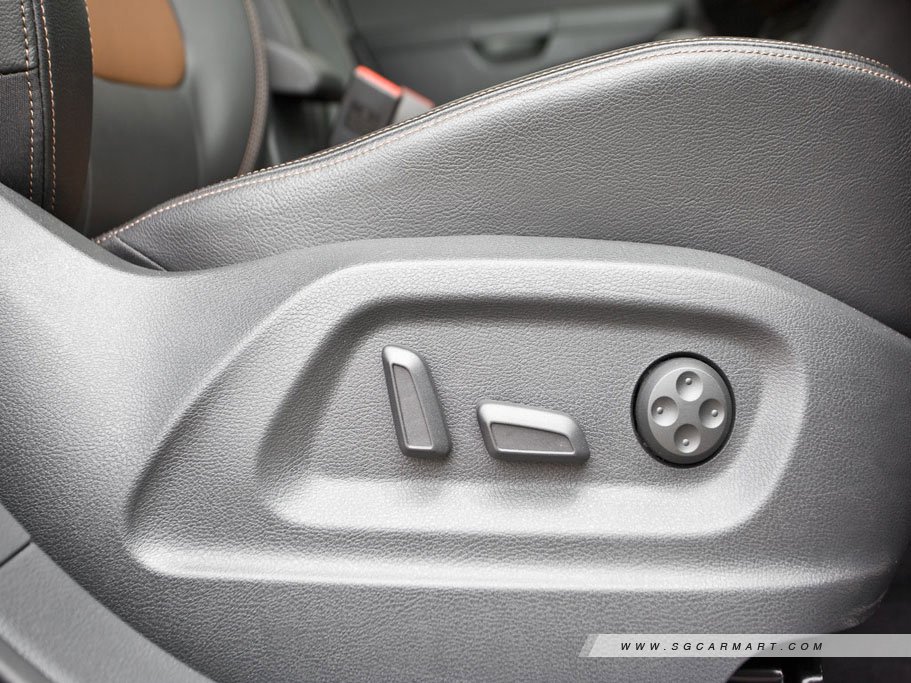 https://i.i-sgcm.com/new_cars/cars/11393/11393_g18