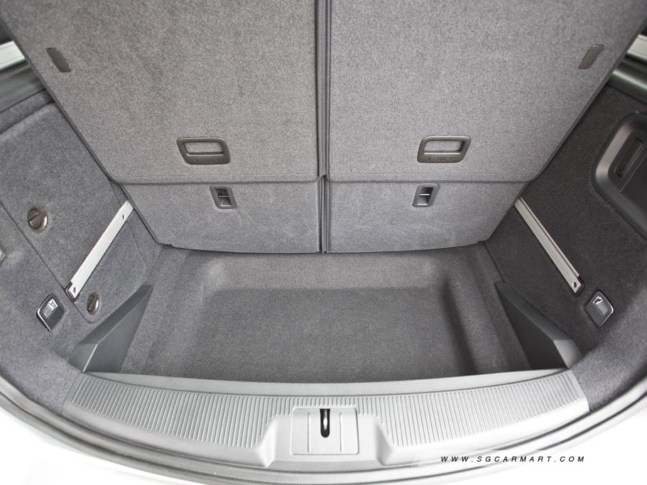 https://i.i-sgcm.com/new_cars/cars/11393/11393_g23