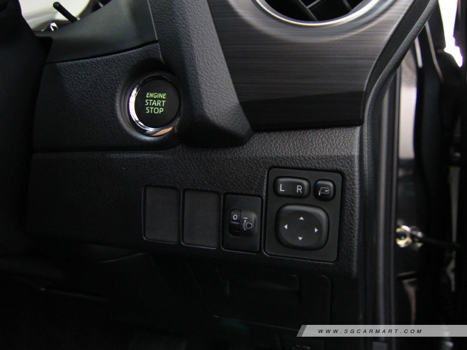 https://i.i-sgcm.com/new_cars/cars/11399/11399_g30