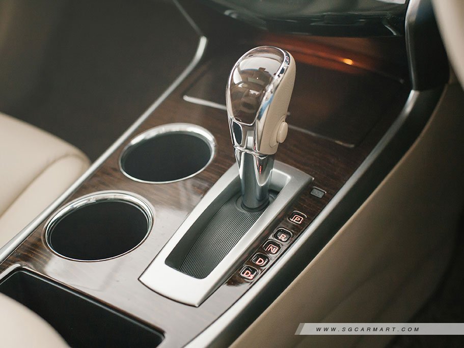 https://i.i-sgcm.com/new_cars/cars/11414/11414_g26