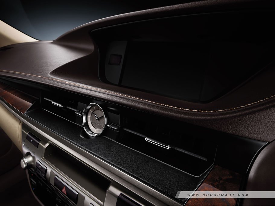https://i.i-sgcm.com/new_cars/cars/11419/11419_g48