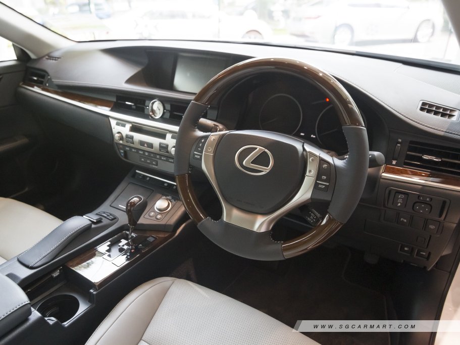 https://i.i-sgcm.com/new_cars/cars/11420/11420_g25