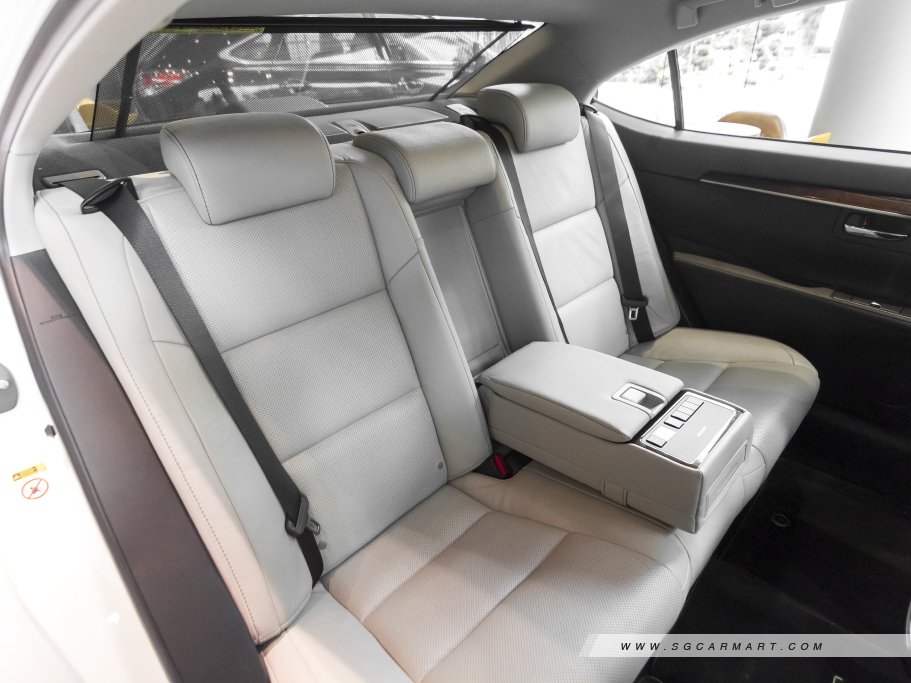 https://i.i-sgcm.com/new_cars/cars/11420/11420_g26