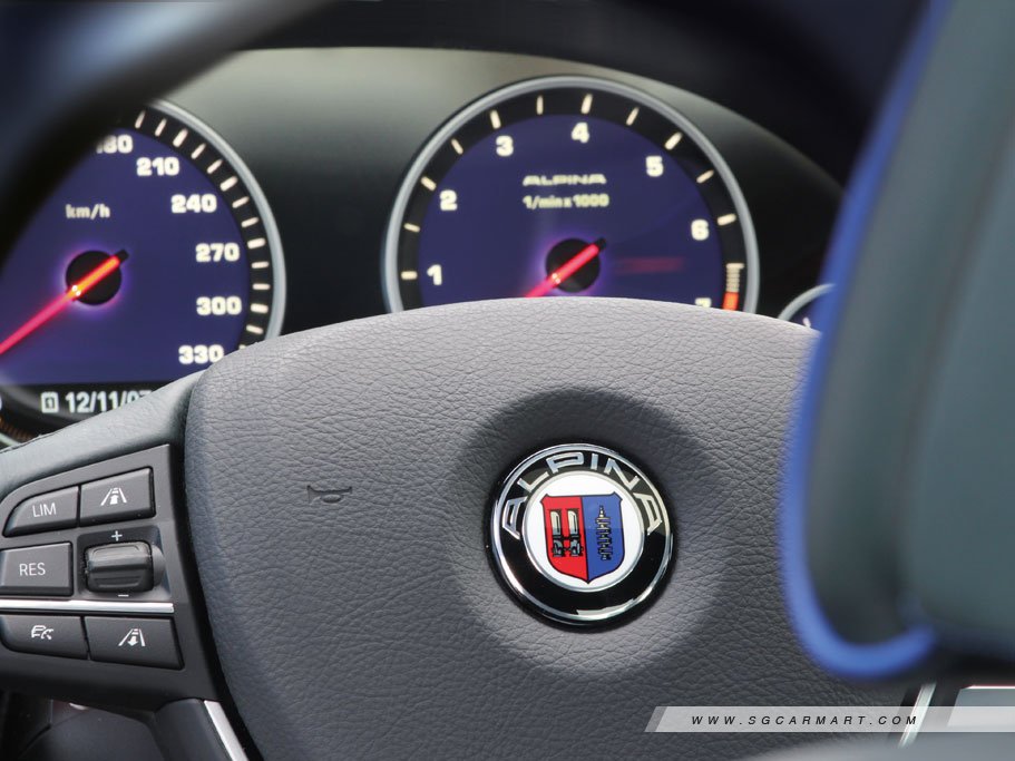 https://i.i-sgcm.com/new_cars/cars/11422/11422_g11