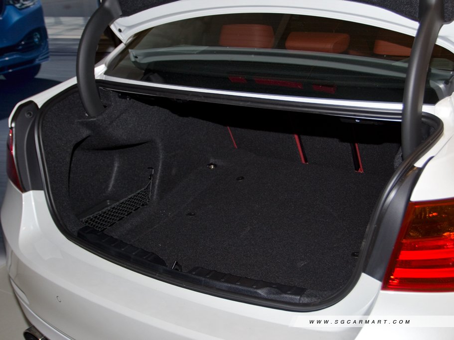 https://i.i-sgcm.com/new_cars/cars/11423/11423_g42