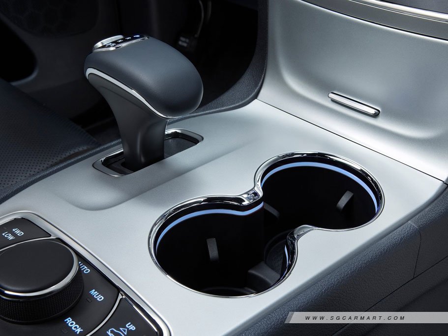 https://i.i-sgcm.com/new_cars/cars/11427/11427_g12