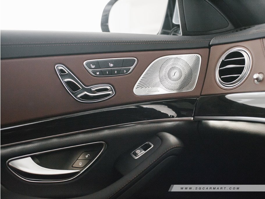 https://i.i-sgcm.com/new_cars/cars/11437/11437_g19