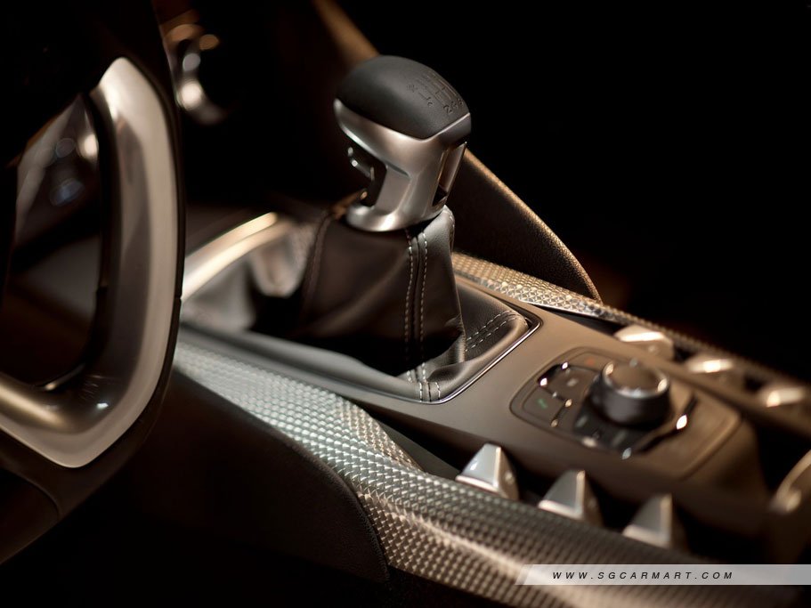 https://i.i-sgcm.com/new_cars/cars/11438/11438_g12