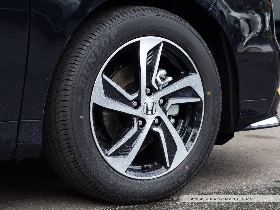 https://i.i-sgcm.com/new_cars/cars/11444/11444_g13