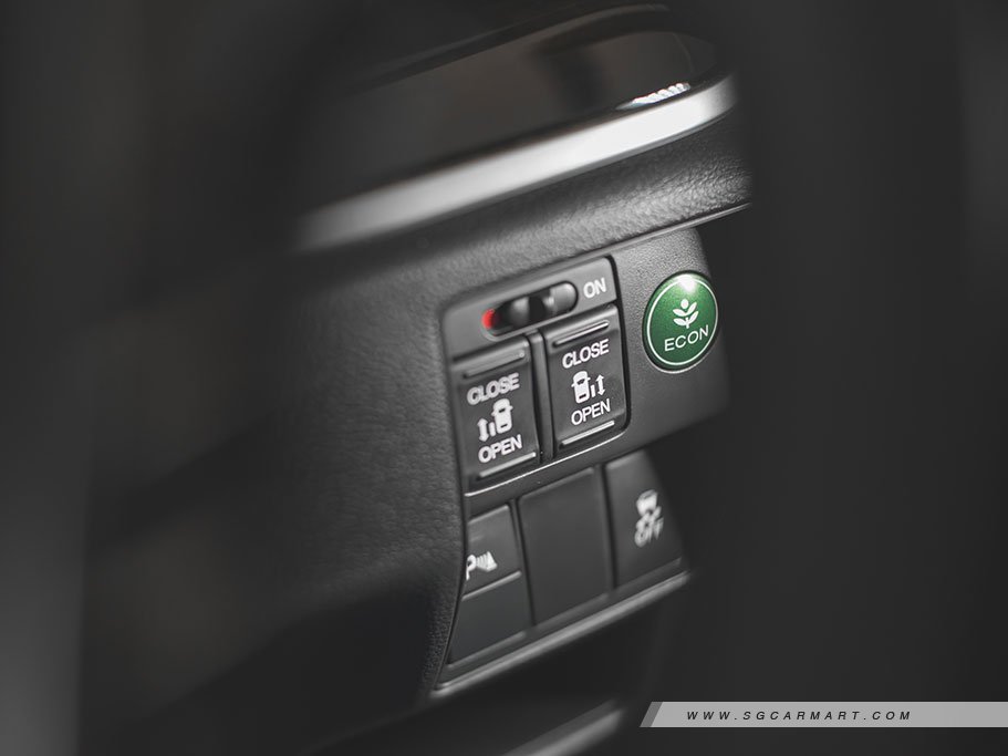 https://i.i-sgcm.com/new_cars/cars/11446/11446_g26