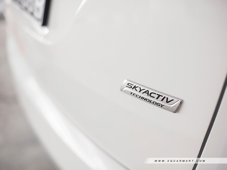 https://i.i-sgcm.com/new_cars/cars/11447/11447_g27