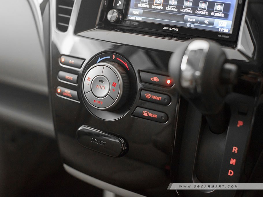 https://i.i-sgcm.com/new_cars/cars/11447/11447_g44