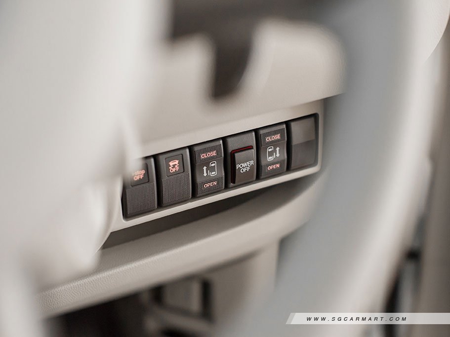 https://i.i-sgcm.com/new_cars/cars/11447/11447_g48