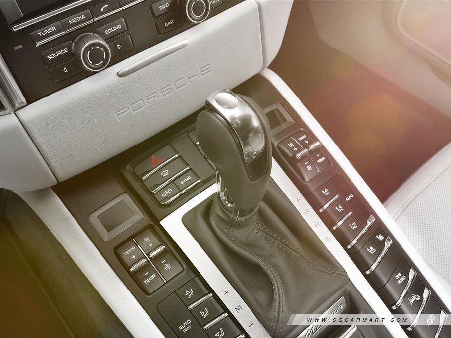 https://i.i-sgcm.com/new_cars/cars/11449/11449_g10