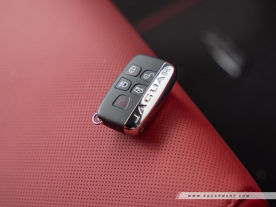 https://i.i-sgcm.com/new_cars/cars/11463/11463_g101