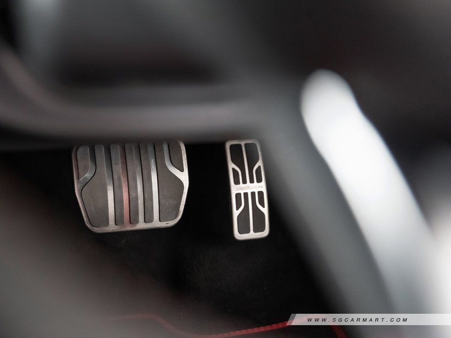 https://i.i-sgcm.com/new_cars/cars/11463/11463_g102