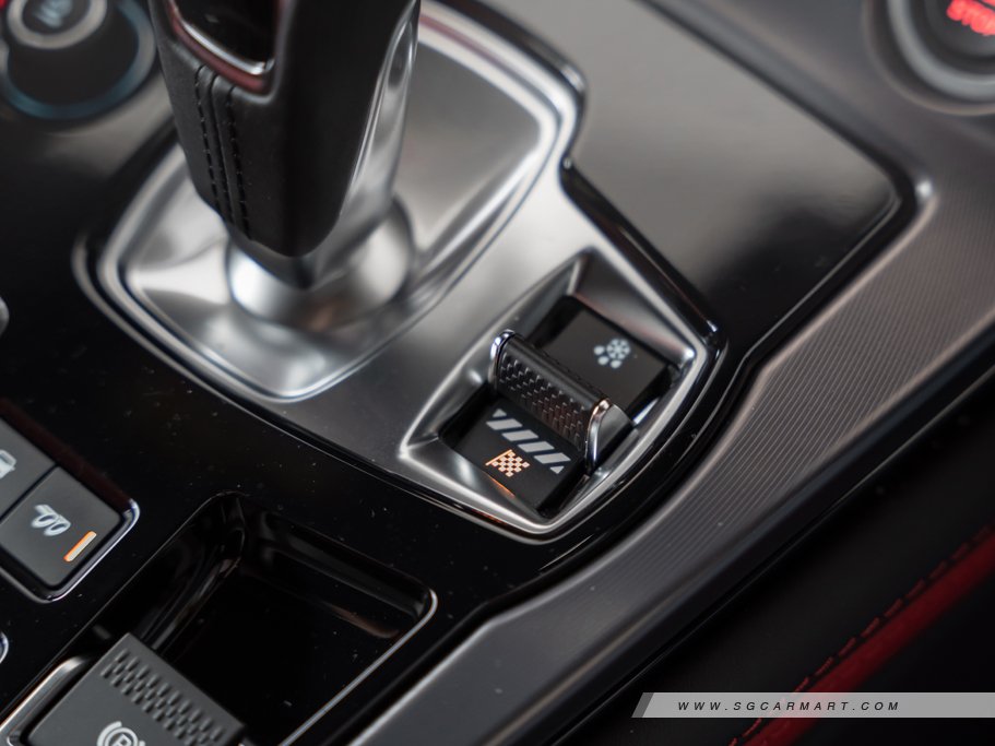 https://i.i-sgcm.com/new_cars/cars/11463/11463_g98