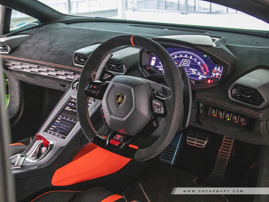 https://i.i-sgcm.com/new_cars/cars/11464/11464_g122