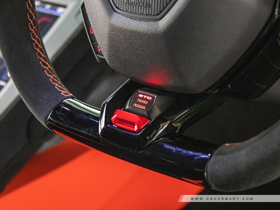 https://i.i-sgcm.com/new_cars/cars/11464/11464_g132