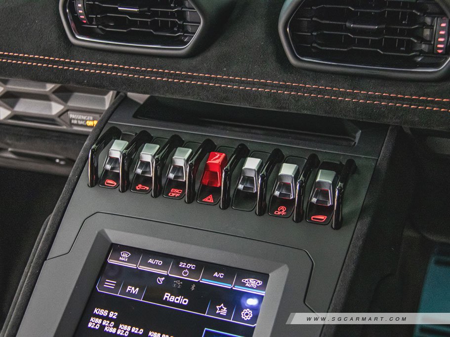 https://i.i-sgcm.com/new_cars/cars/11464/11464_g136