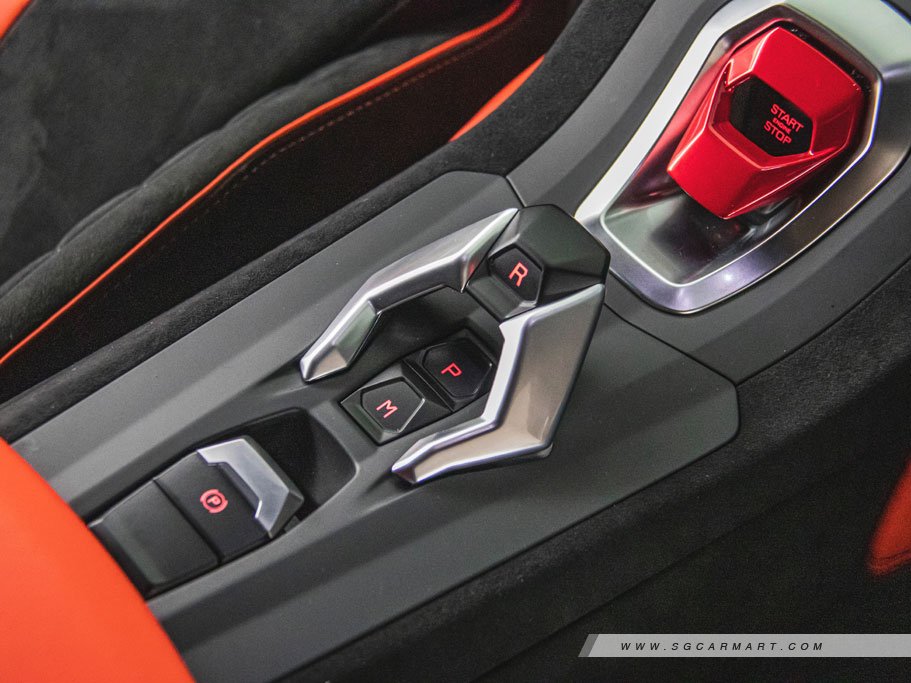 https://i.i-sgcm.com/new_cars/cars/11464/11464_g140