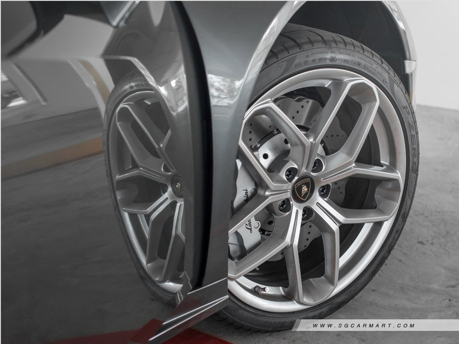https://i.i-sgcm.com/new_cars/cars/11464/11464_g26