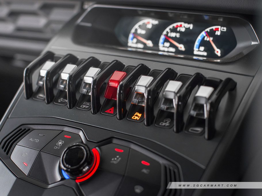 https://i.i-sgcm.com/new_cars/cars/11464/11464_g39