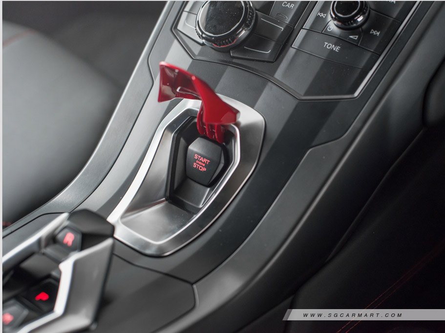 https://i.i-sgcm.com/new_cars/cars/11464/11464_g44