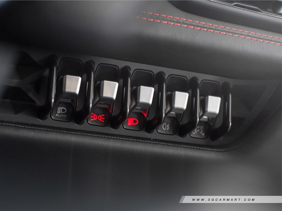 https://i.i-sgcm.com/new_cars/cars/11464/11464_g45