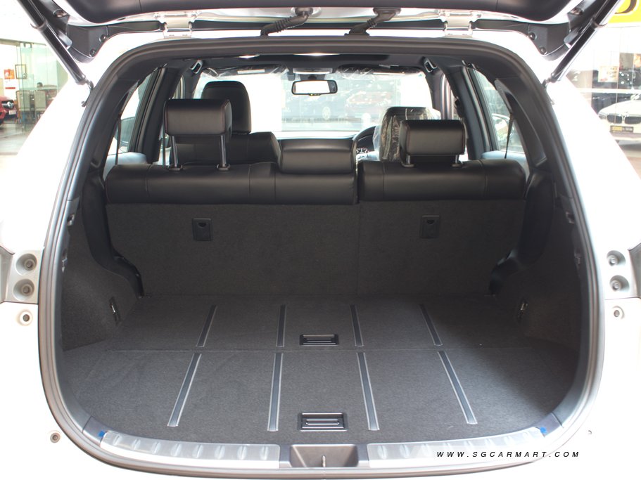 https://i.i-sgcm.com/new_cars/cars/11474/11474_g124
