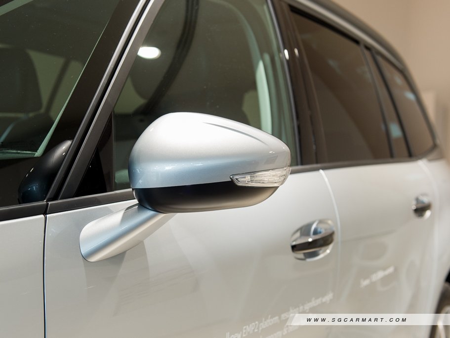 https://i.i-sgcm.com/new_cars/cars/11484/11484_g16