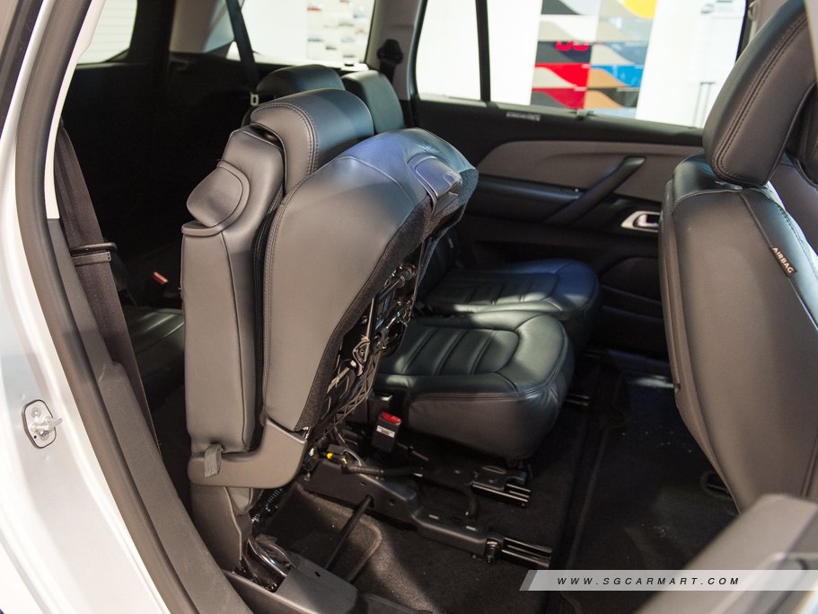 https://i.i-sgcm.com/new_cars/cars/11484/11484_g23