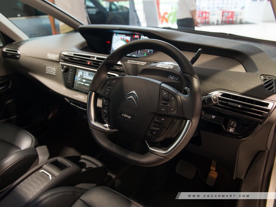 https://i.i-sgcm.com/new_cars/cars/11484/11484_g26