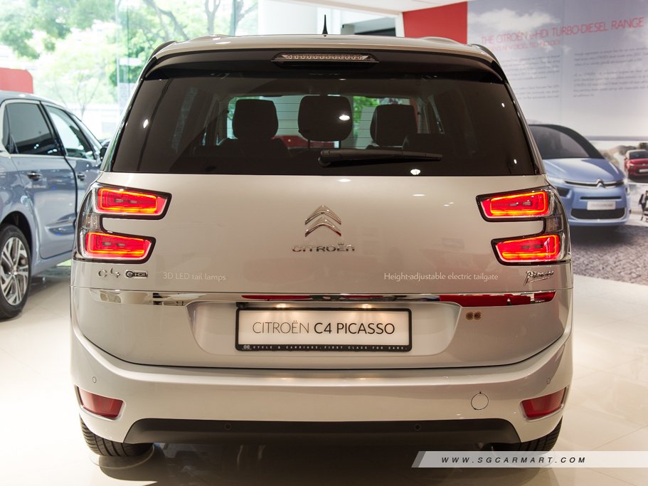 https://i.i-sgcm.com/new_cars/cars/11484/11484_g5