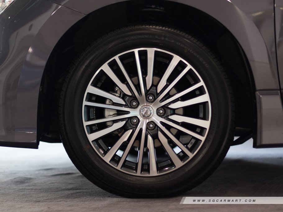 https://i.i-sgcm.com/new_cars/cars/11487/11487_g11