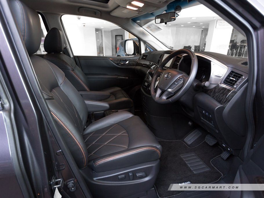 https://i.i-sgcm.com/new_cars/cars/11487/11487_g15