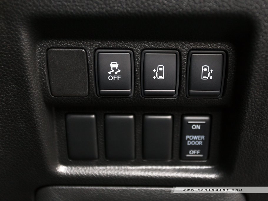 https://i.i-sgcm.com/new_cars/cars/11487/11487_g26