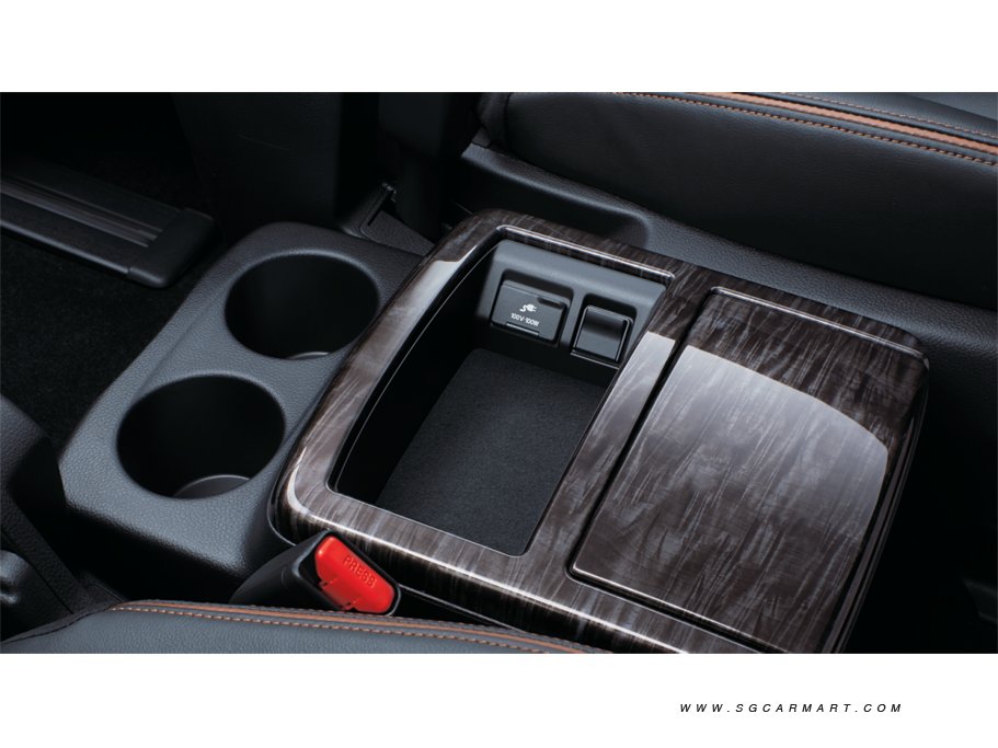 https://i.i-sgcm.com/new_cars/cars/11487/11487_g55