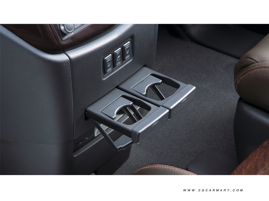 https://i.i-sgcm.com/new_cars/cars/11487/11487_g56